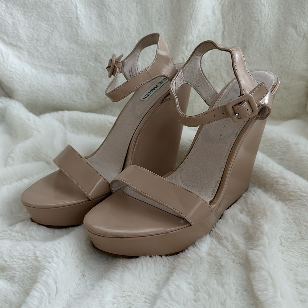 Steve Madden Prestine Natural Peep Toe Wedges - 10